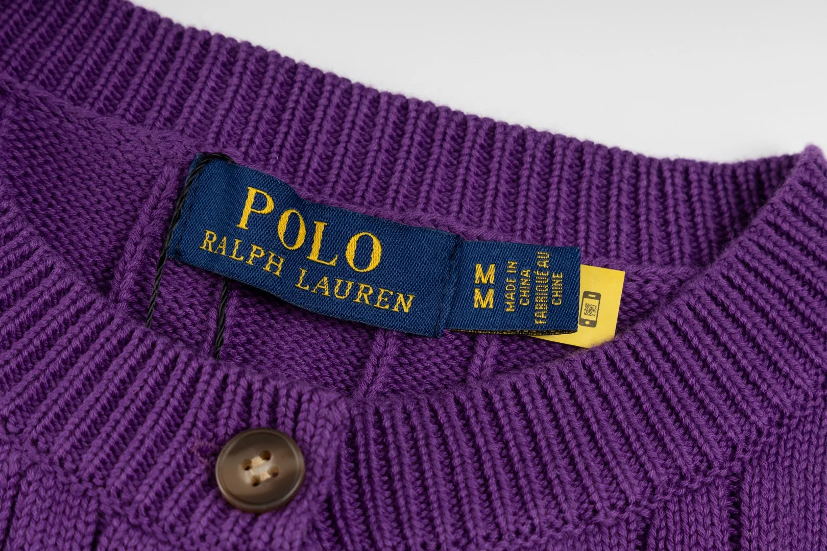 P230 #R93 RALPH LAUREN Ralph Lauren twelve colors classic small label embroidery logo seven-button knitted cable cardigan sweater women's top, high-density LOGO embroidery on the chest, original customization of tag accessories. Made of pure cotton yarn, pure cotton is skin-friendly and comfortable, small label war horse embroidered twist button cardigan sweater 🐎 high quality, follow the blogger to learn how to wear it! Let’s buy a Ralph Lauren cable sweater. It’s a super hard-to-find series after it became popular. It’s hard to find one on the official website. It’s simple and practical to wear, with a lazy and loose feel. The thickened fabric has more texture, feels soft and delicate, and has a loose fit. Whether worn alone or layered, you can wear different styles of fashion with just one piece!   Size: